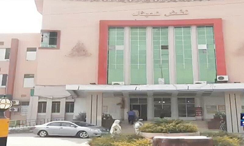 Man Dies After Jumping from Hospital Ward in Multan
