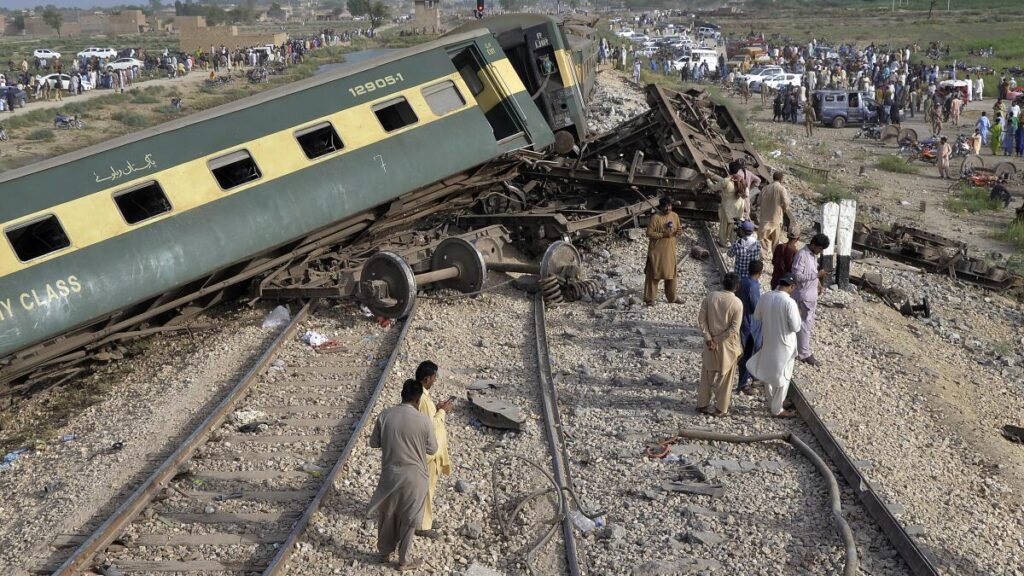 Pakistan Express Derails Near Kalanchwala; No Injuries Reported