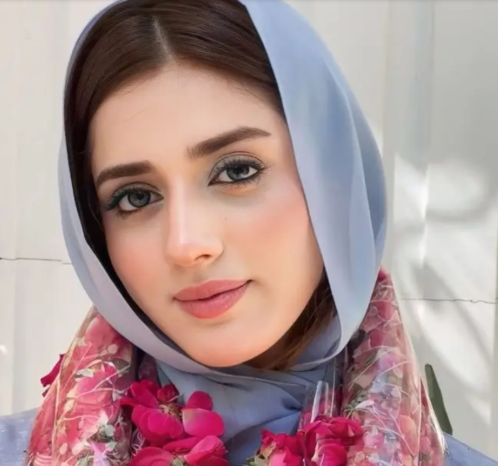 Jannat Mirza Faces Backlash Over Hajj Flight Video Amid Social Media Glamour