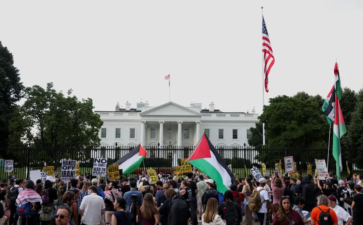 Anti-War Protests Erupt Outside White House as US Reportedly Weighs Iran Strike