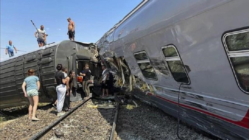 7 Dead, Dozens Injured as Train Derails Near Russia-Ukraine Border