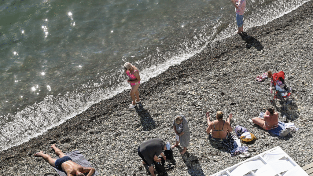 Oil Spill Fails to Deter Tourists from Russia’s Black Sea Coast Despite Pollution Fears