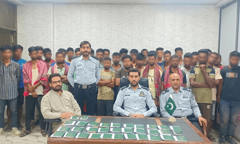 33 Bangladeshi Nationals Arrested While Illegally Crossing Pak-Iran Border