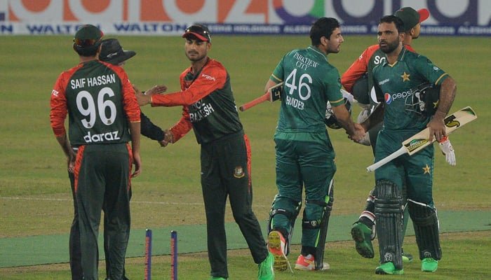 2nd T20I Turns Into Thriller as Pakistan Stumbles to 15/5 After Dismissing Bangladesh for 133