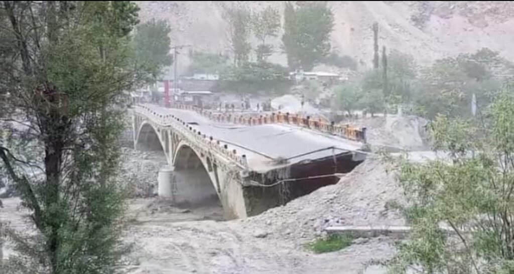 Over 200 Tourists Rescued as Flash Floods Hit Gilgit-Baltistan; Govt Issues Landslide Alert