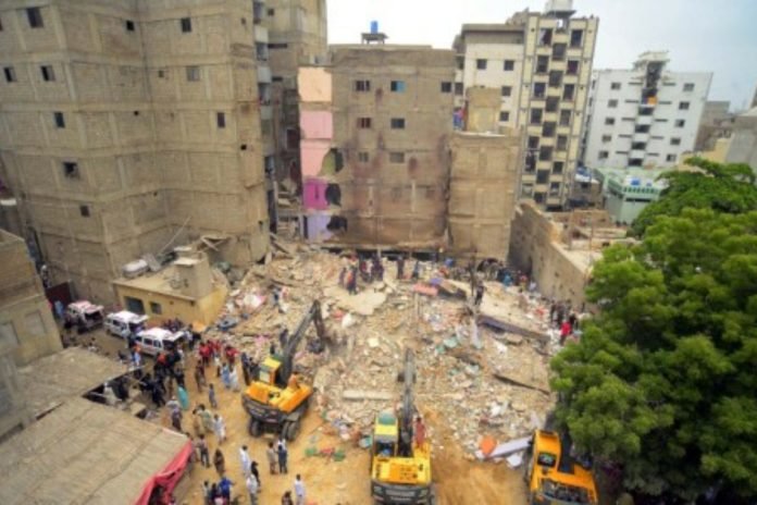 Sindh Govt Orders Demolition of 51 Unsafe Buildings in Karachi After Lyari Tragedy
