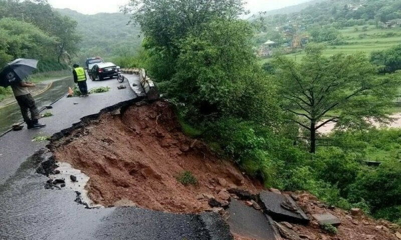 Murree Landslide Near Salgirah Disrupts G.T. Road After 12 Hours of Heavy Rain