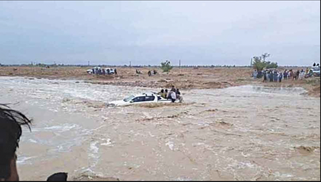 Car Swept Away by Flash Flood in Hassan Abdal; Five Rescued, Search Continues for Missing Hassan Abdal car swept away by flood