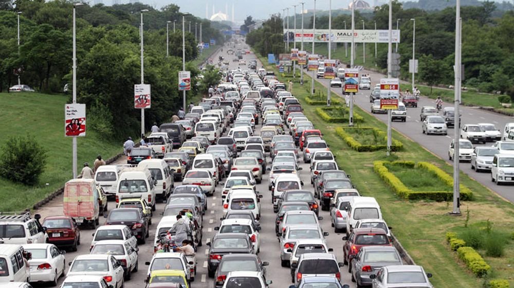 Transporters strike fails in Islamabad and Rawalpindi Islamabad Traffic Police warn of heavy congestion and issue route diversions as officers manage peak-hour traffic across major roads.