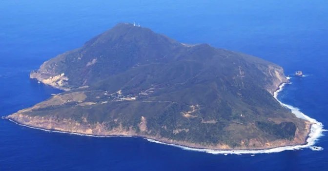 Several Japanese Evacuate as Southern Japan Hit by 1,600 Quakes in Ongoing Seismic Swarm