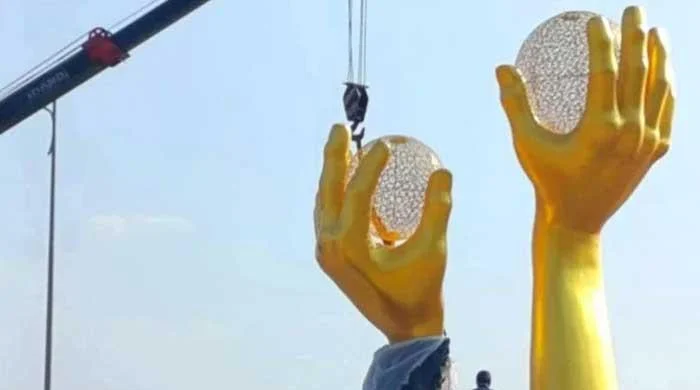 ‘Golden Hands’ Sculpture Taken Down in Islamabad Following Public Outcry