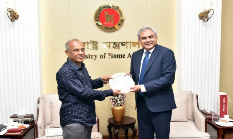Bangladesh Grants Visa-Free Entry to Pakistani Diplomats and Officials Amid Strengthening Bilateral Ties