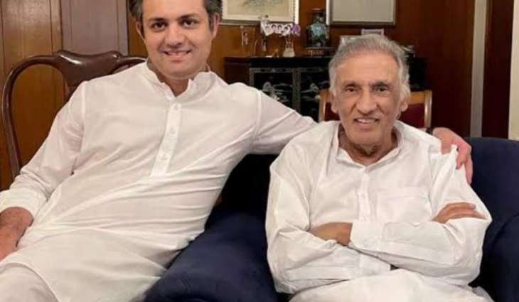 PTI Leader Hammad Azhar Bereaved as Father Mian Azhar Passes Away