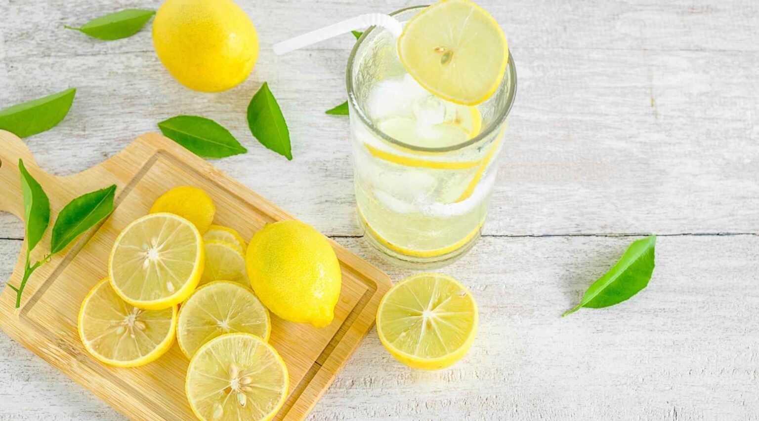 Lemon Water Helps Stay Hydrated in Extreme Heat