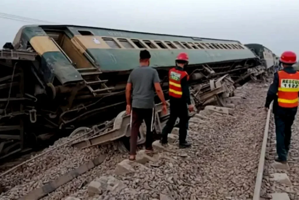 Over 25 Injured as Islamabad Express Derails Near Kala Shah Kaku
