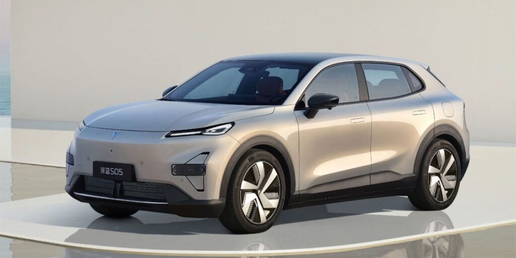 Changan Deepal S05 REEV Pakistan Launch November 2025 | First CKD Hybrid Electric SUV Changan Deepal S05 CKD