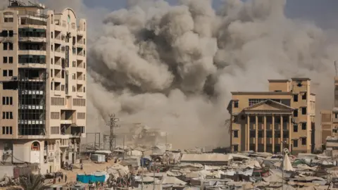 Pakistan, Other Countries Condemn Israeli Strike in Doha as “Dangerous Provocation” Israeli attack on Qatar condemned