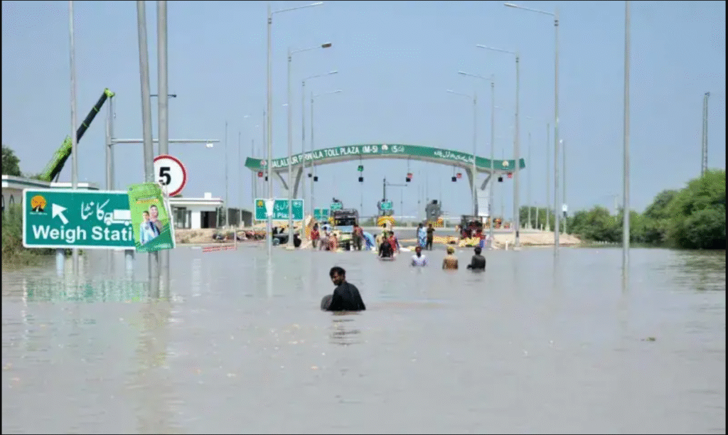 Punjab Floods 2025: M5 Motorway Breach Washes Away All Six Lanes, Strands Thousands Punjab floods M5 motorway breach 2025