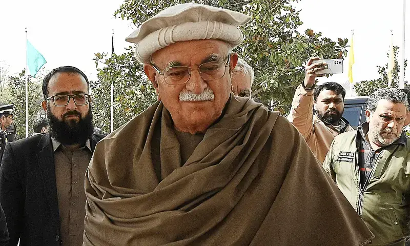 JUI-F Endorses PTI’s Mahmood Khan Achakzai for NA Opposition Leader