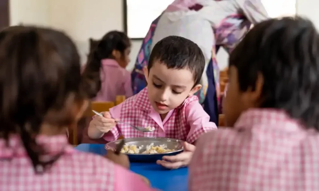 Punjab School Meal Program Expands to 10 More Districts Punjab School Meal Program Expands to 10 More Districts