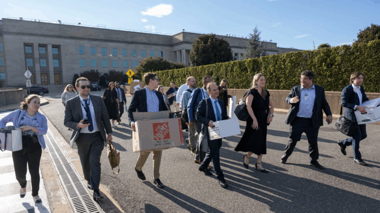 Pentagon Tightens Press Access, Journalists Vacate Workspaces