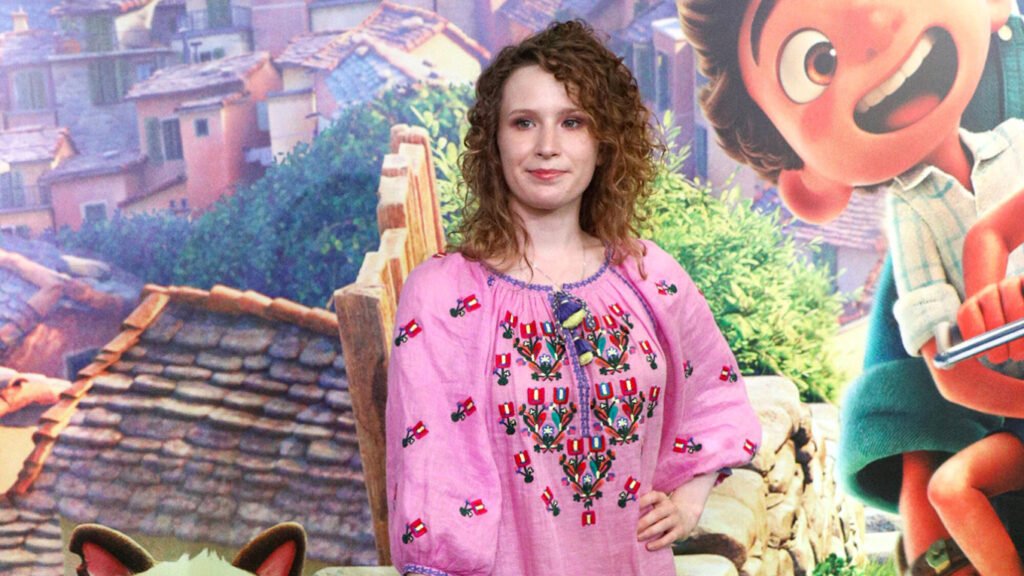 Moscow Court Orders Arrest of Anti-War Singer Monetochka Russian singer monetochka's arrest order has been issued in her absence