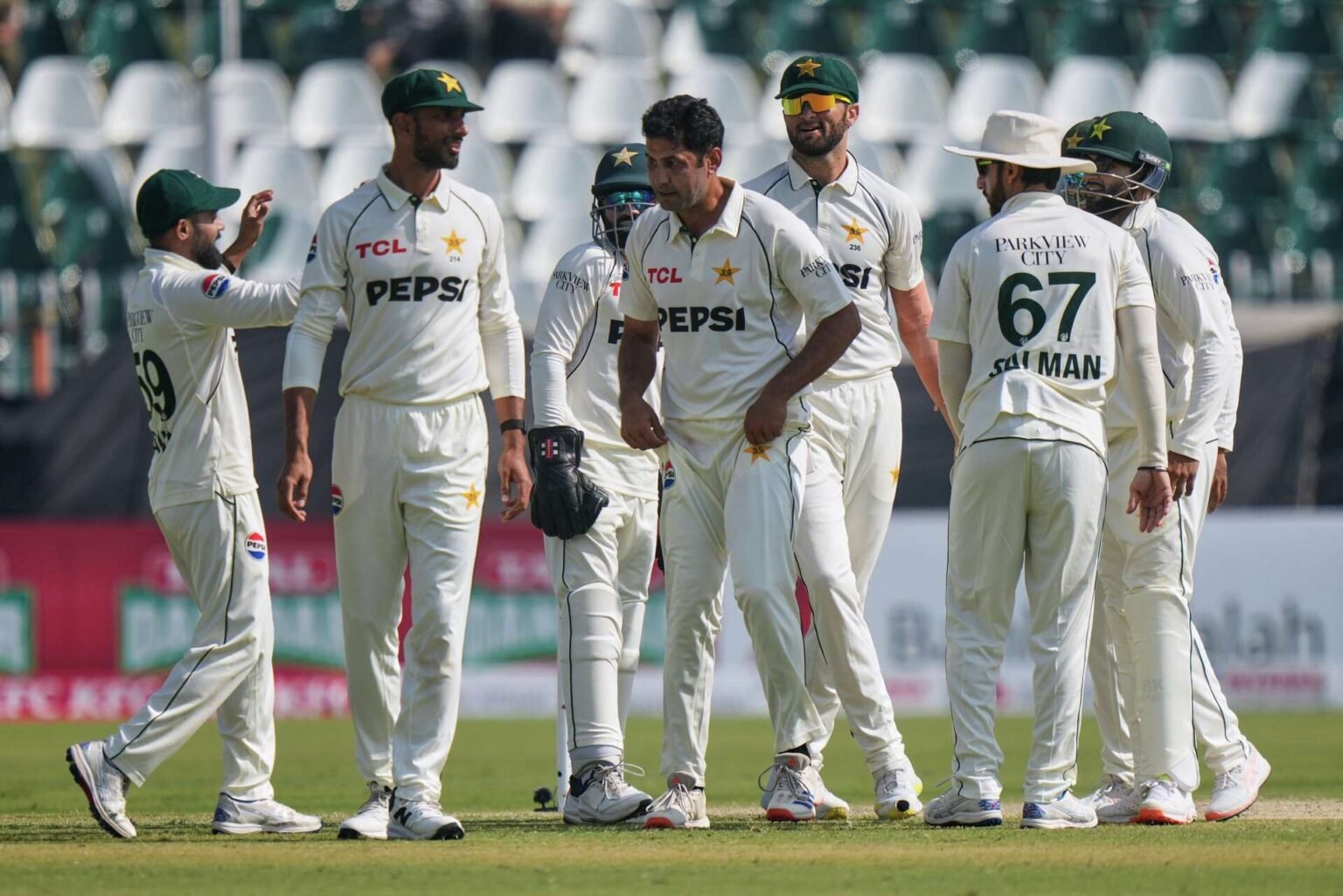 Proteas on verge of Series Win After Pakistan’s Batting Collapse in Rawalpindi South Africa beat Pakistan by eight wickets in Rawalpindi, leveling the Test series 1-1 with Harmer’s six-wicket haul.