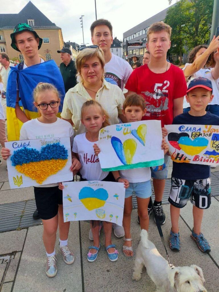 Russia Launches Special SIM Cards for Children with Tracking and Safety Features Russia to introduce SIM cards for children featuring internet filters, parental controls, and geolocation tracking without court approval.