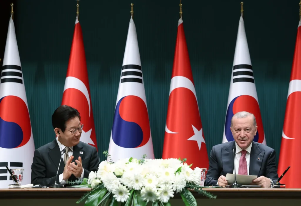 Türkiye and South Korea deepen strategic cooperation during Ankara talks Türkiye and South Korea expand cooperation as Erdogan and Lee discuss trade, defence, technology, and regional diplomacy during Ankara talks.