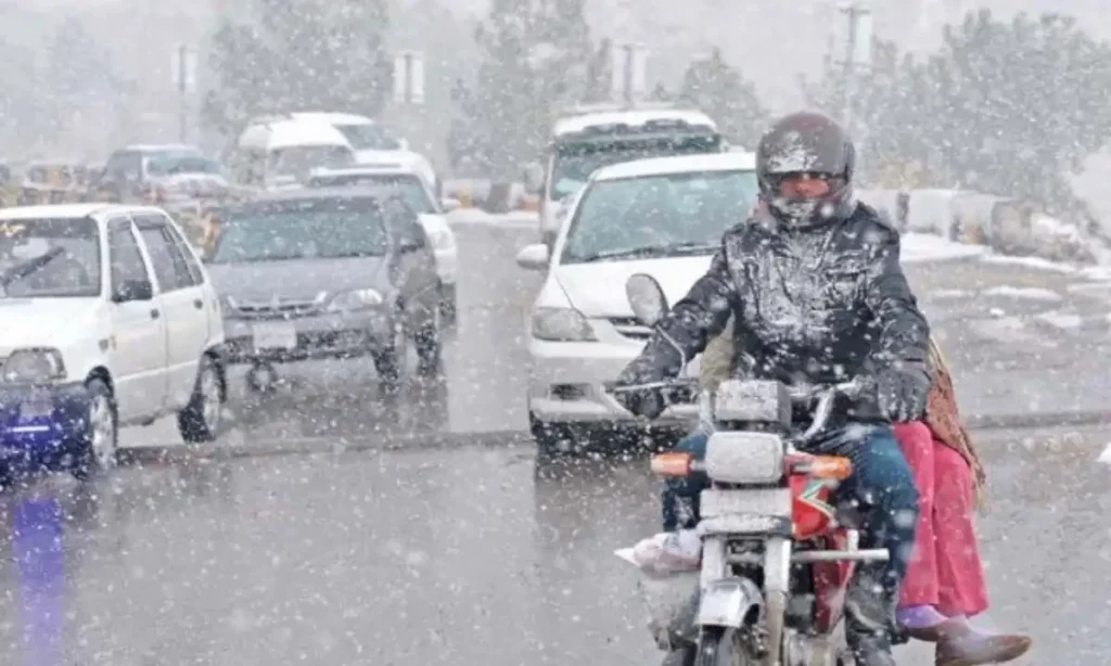 Pakistan Braces for Rain, Snowfall, and Dense Fog Across the Country