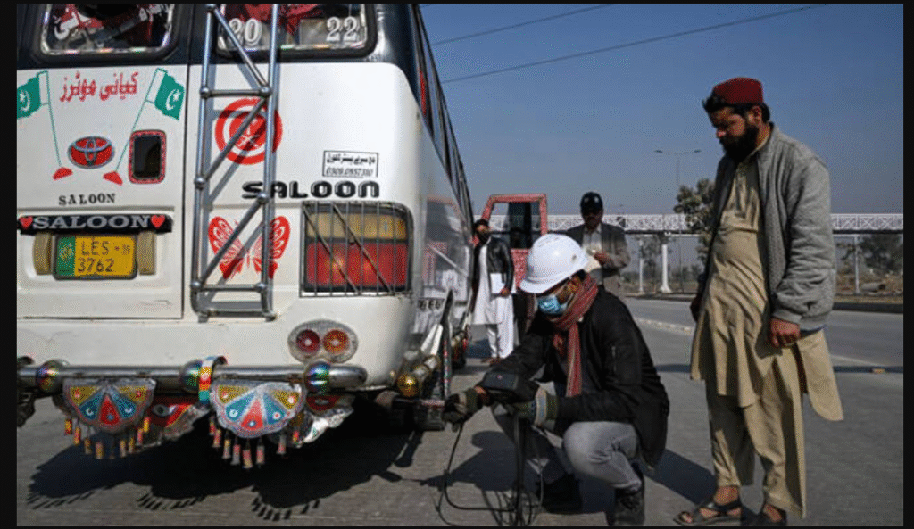 Islamabad Cracks Down on Polluting Vehicles as Smog Crisis Intensifies Islamabad smog vehicle crackdown
