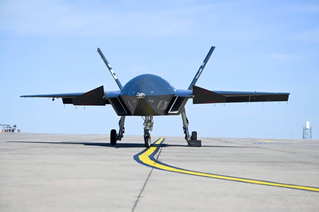 Baykar’s KIZILELMA Achieves World’s First Autonomous Close-Formation Flight Baykar’s KIZILELMA becomes first unmanned combat aircraft to perform autonomous close-formation flight and combat patrol missions