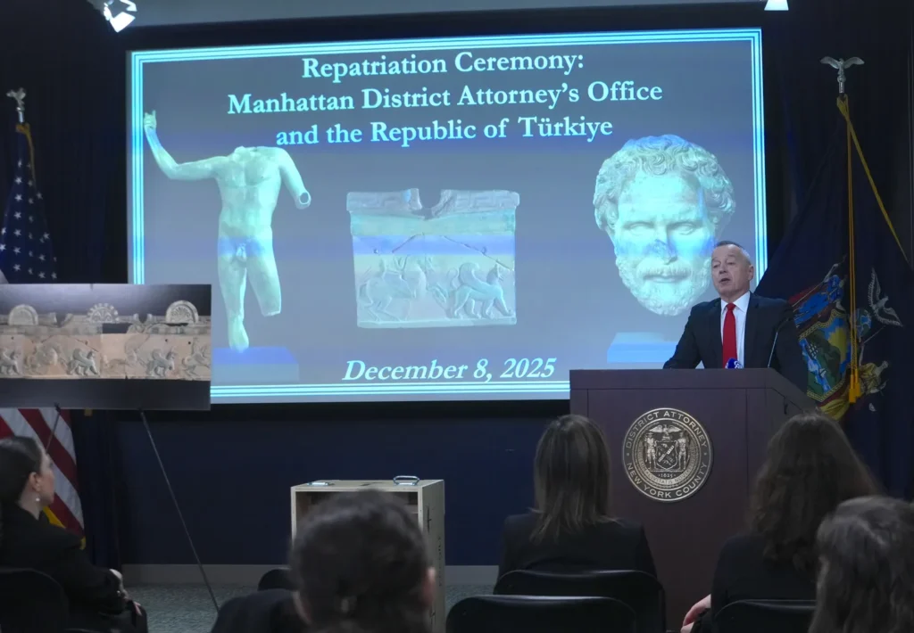 Türkiye Reclaims Anatolian Artefacts From the United States 41 historical artefacts of Anatolian origin, illegally removed from Türkiye, are being repatriated from the United States
