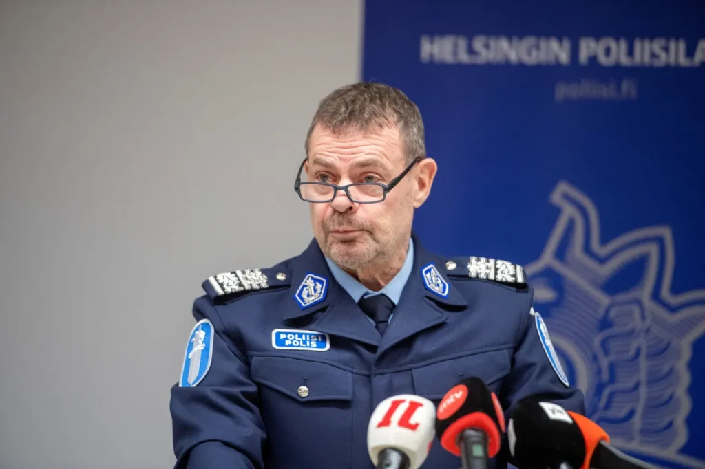 Finnish authorities seize vessel over suspected Gulf of Finland cable damage, detain crew, and launch joint investigation with Estonia