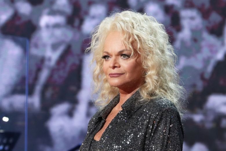 Russian Court Reverses Landmark Fraud Ruling in Scandal Involving Putin-Linked Pop Star Russian singer scam hit the media headlines