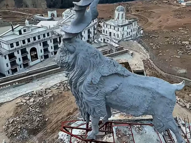 World’s Largest Markhor Sculpture Unveiled in Kaghan Valley Kaghan Valley unveils the world’s largest Markhor sculpture, boosting tourism while promoting wildlife conservation and national pride.