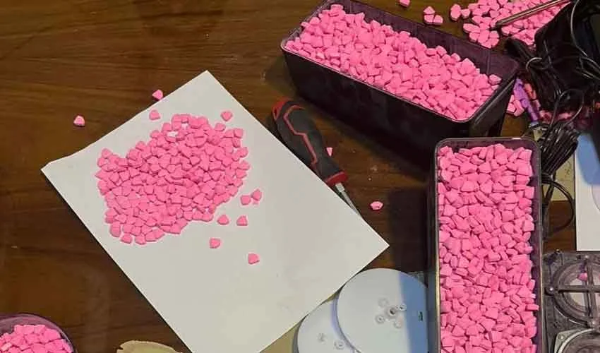 How Illegal High-Value Drugs Hidden in Parcel reach Karachi From Germany How Illegal High-Value Drugs Hidden in Parcel reach Karachi From Germany? Customs officials have launched a probe to arrest smugglers