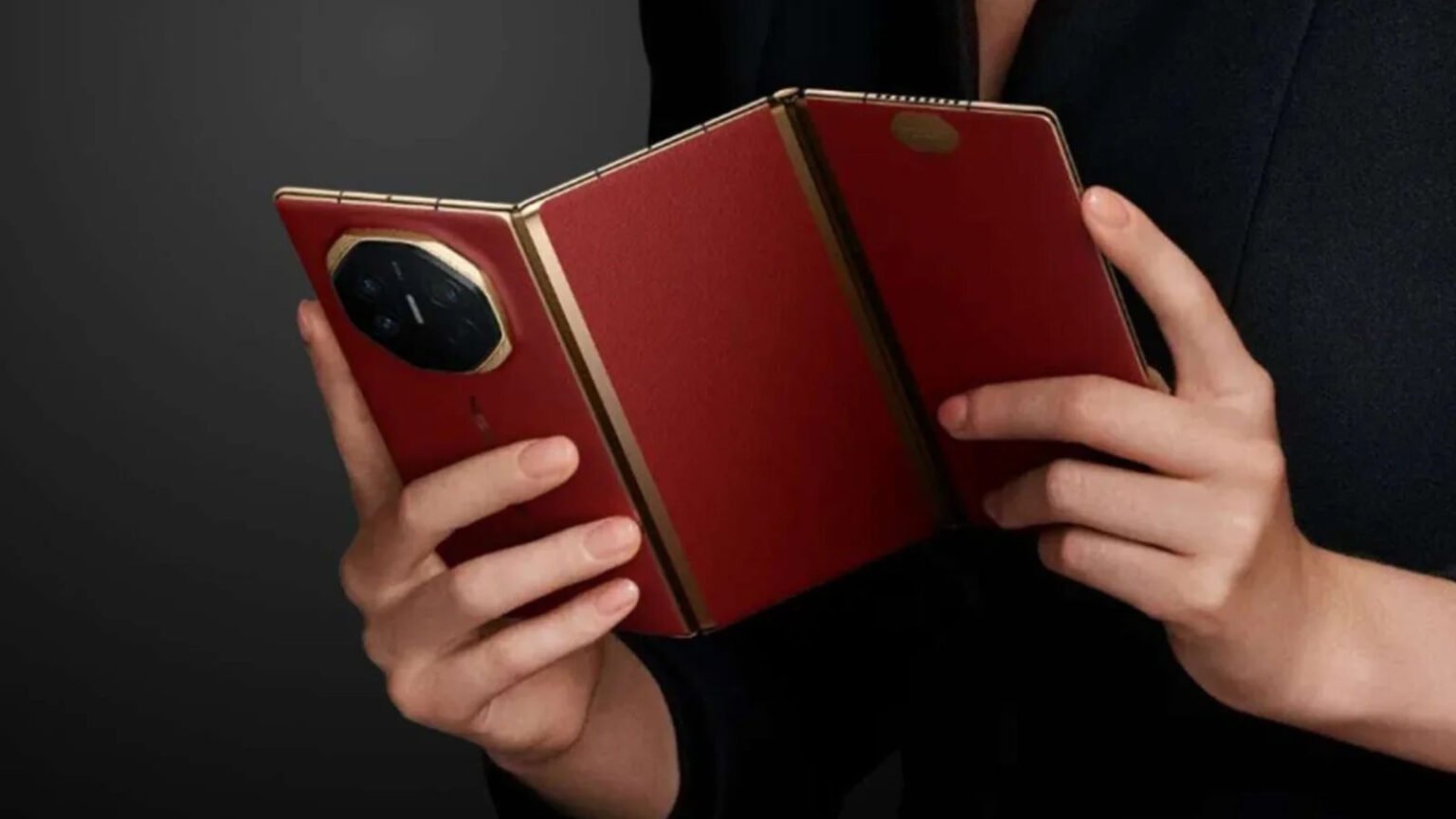 Huawei Mate XT 2 details