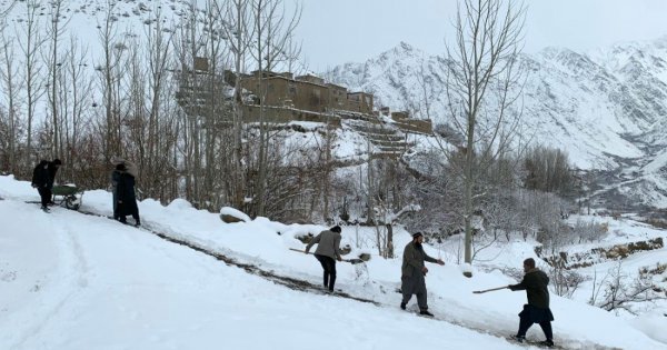 Snow and Heavy Rain Kill 61 in Afghanistan as Roads and Power Lines Collapse