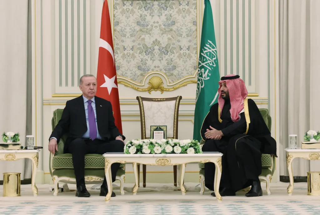 Türkiye and Saudi Arabia defence cooperation as Erdogan highlights KAAN jet, urges diplomacy, and supports Gaza peace plan.