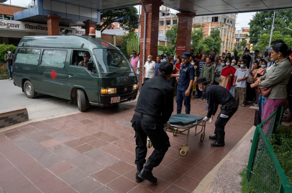 17 killed in Nepal as bus plunges into Trishuli River in Dhading Seventeen killed and 24 injured after bus falls into Trishuli River in Nepalโs Dhading district, rescue ongoing.