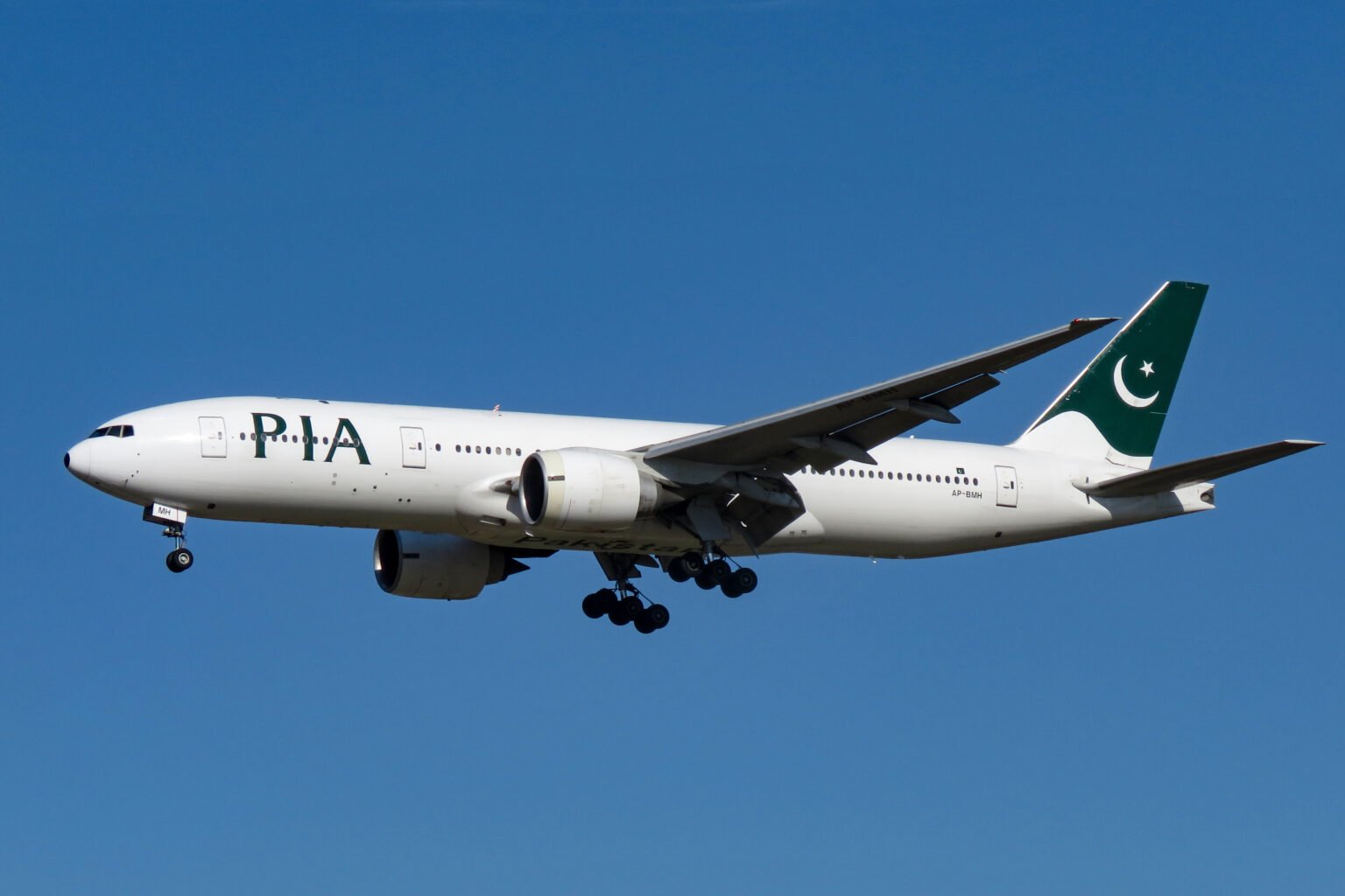 PIA Madina-Faisalabad Flight impacted by Fuel Shortage at departure aerodrome-Geo