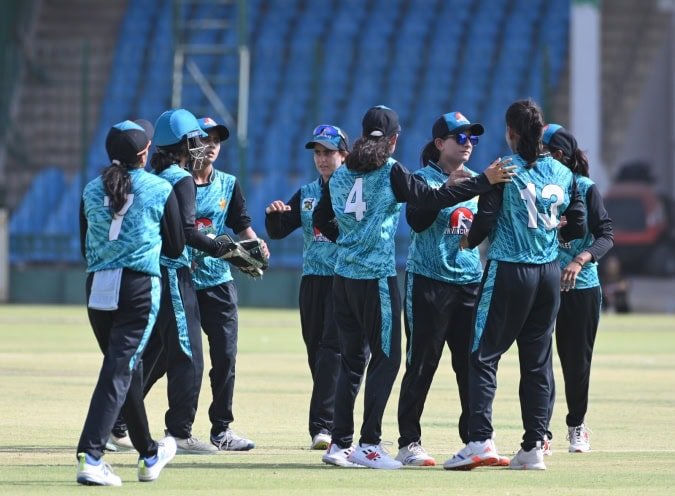 Invincibles Dominate Challengers to Secure Top Position in Women’s T20 Tournament