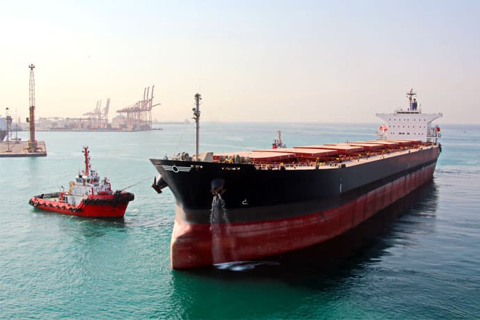 10 ships attacked in Hormuz Strait