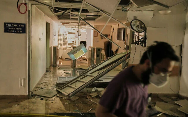 Iranian/ Houthi Missiles Hit Beer Sheva Israel