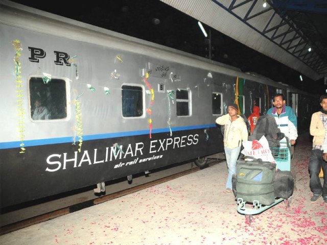 Shalimar Express derails near Sheikhupura, disrupting Lahore-Faisalabad rail traffic