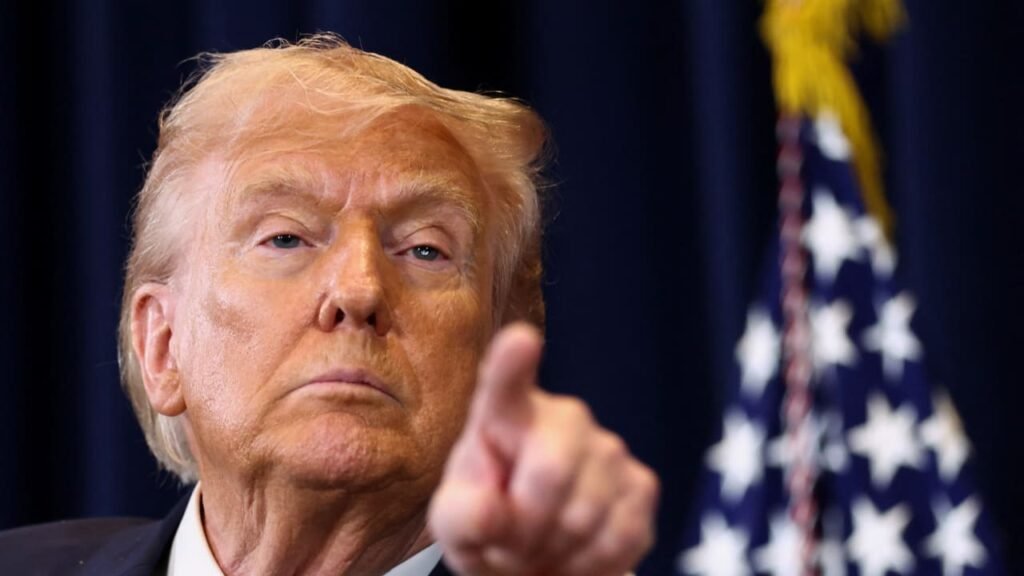 US Lawmakers Call for Trump’s Removal After Iran Threat Escalates