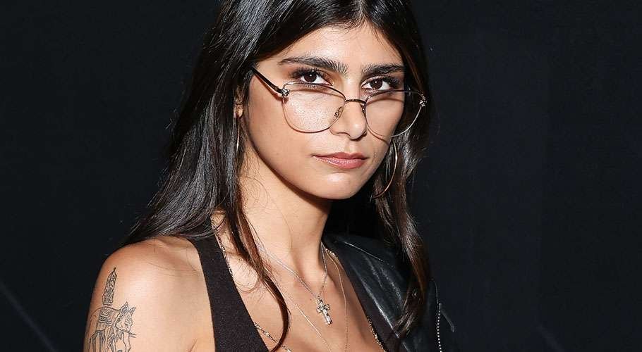 Mia Khalifa reacts emotionally to reported Israeli strikes on Lebanon