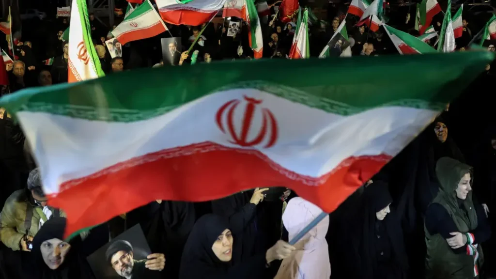 Iran Reviews New US Peace Proposal as Trump Warns of Rapid Military Escalation