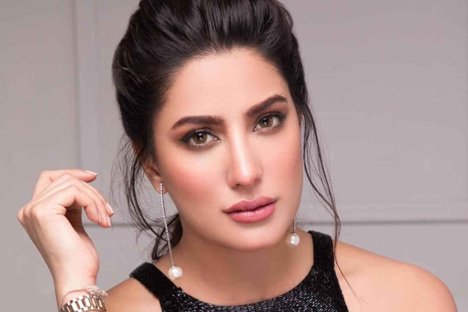 Mehwish Hayat’s “Billi” Became a Career-Defining Moment Mehwish Hayat Calls “Billi” a Career-Defining Decision